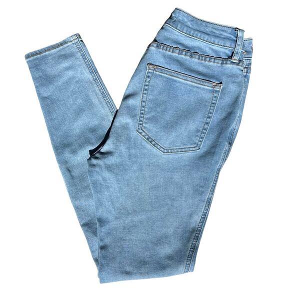 We The Free Denim Stretchy Jeans Women Sz 27 Faded Blue GRVY High Rise Skinny - Picture 1 of 10